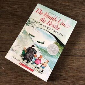 The Family Under the Bridge by: Natalie Savage Carlson paperback book